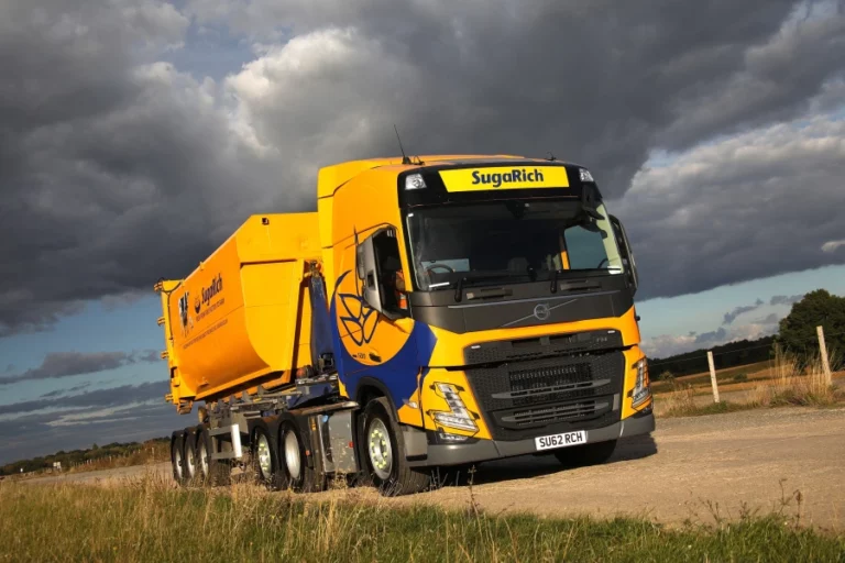 TRIO OF TAG AXLE TRACTOR UNITS SENT TO SUGARICH